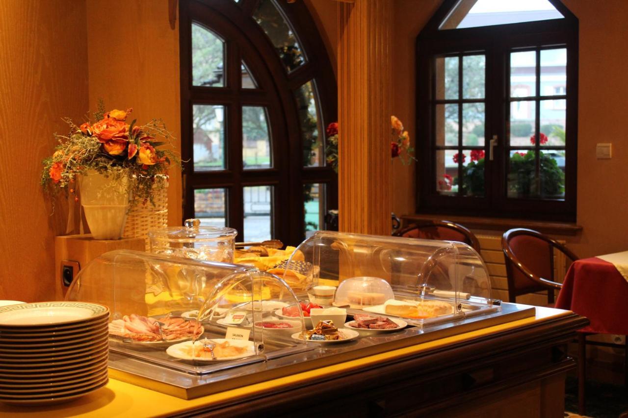 Hotel Le Mandelberg Mittelwihr Esterno foto