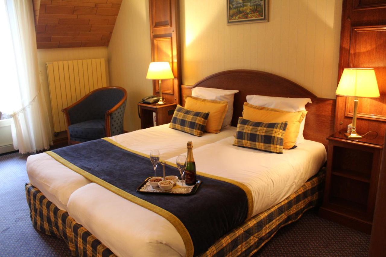Hotel Le Mandelberg Mittelwihr Esterno foto