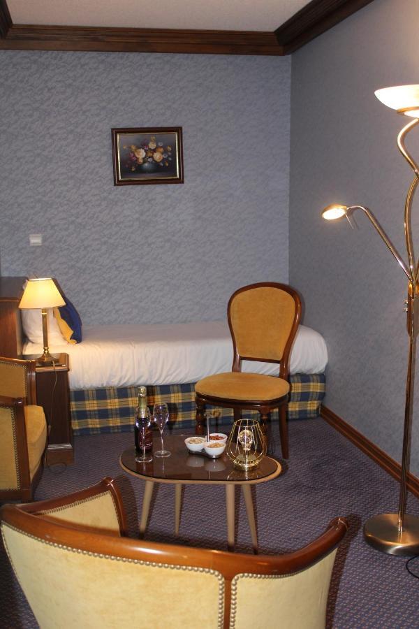 Hotel Le Mandelberg Mittelwihr Esterno foto