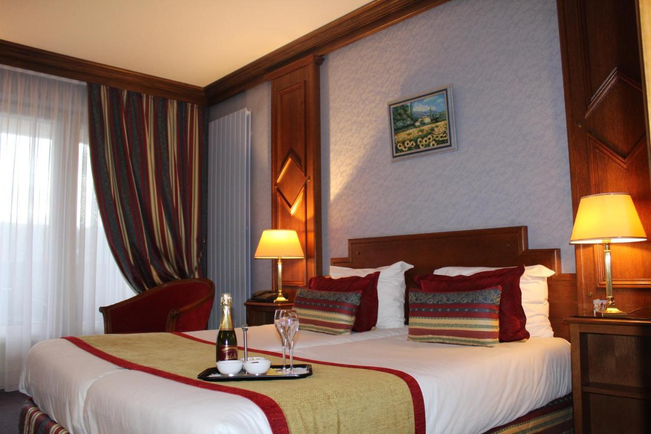 Hotel Le Mandelberg Mittelwihr Esterno foto