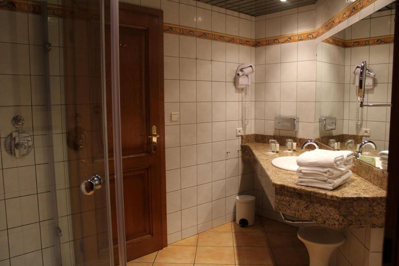 Hotel Le Mandelberg Mittelwihr Esterno foto